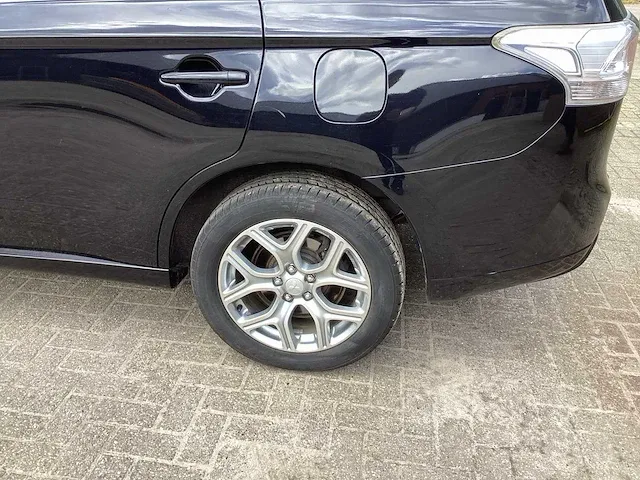 2013 mitsubishi outlander 2.0 phev instyle personenauto - afbeelding 26 van  30
