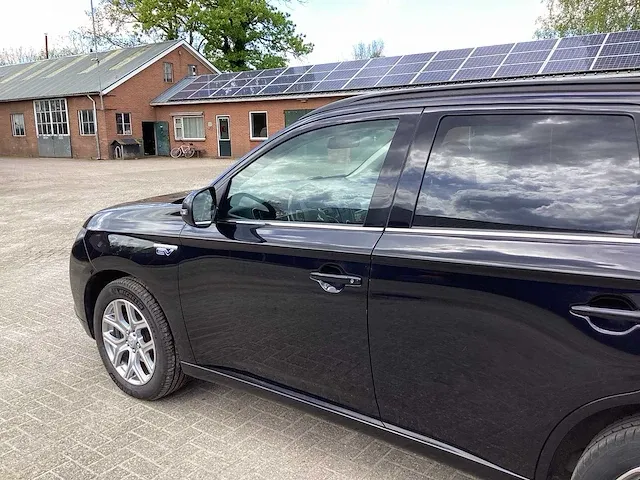 2013 mitsubishi outlander 2.0 phev instyle personenauto - afbeelding 27 van  30