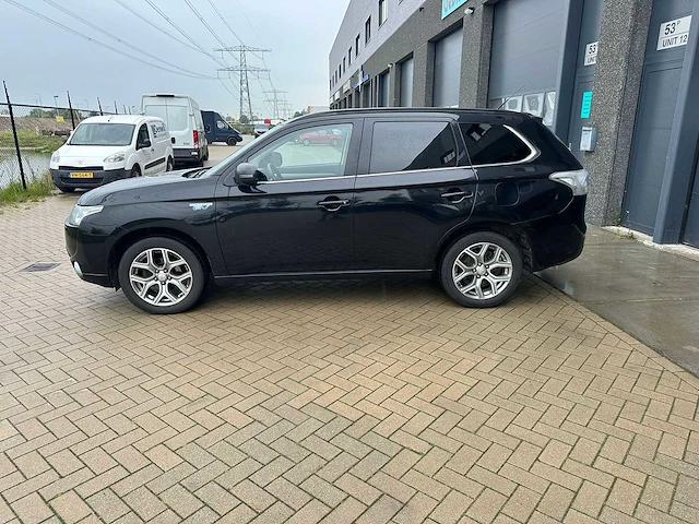 2013 mitsubishi outlander 2.0 phev instyle+ suv, 3-srt-90 - afbeelding 8 van  15