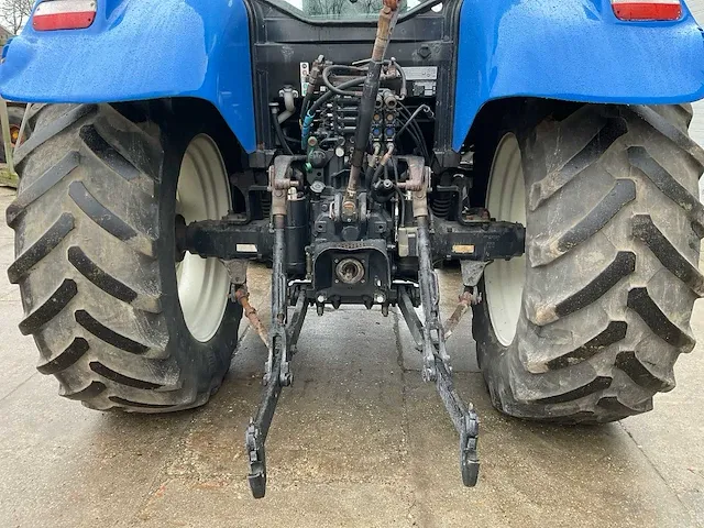 2013 new holland t6050 vierwielaangedreven landbouwtractor - afbeelding 8 van  27