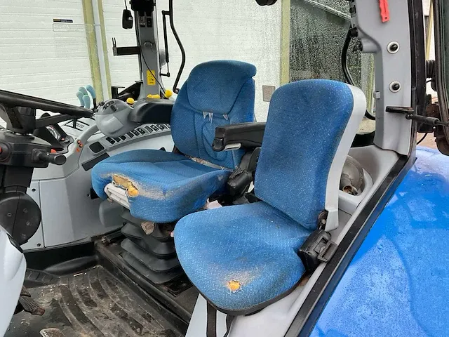 2013 new holland t6050 vierwielaangedreven landbouwtractor - afbeelding 13 van  27