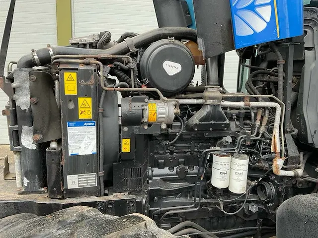 2013 new holland t6050 vierwielaangedreven landbouwtractor - afbeelding 18 van  27