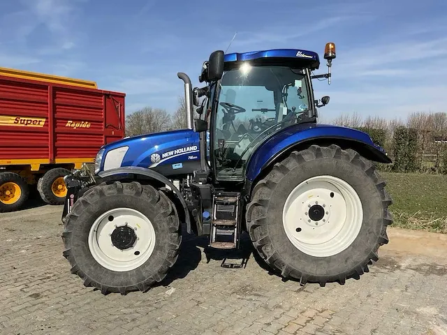 2013 new holland t6.160 blue power vierwielaangedreven landbouwtractor - afbeelding 12 van  35