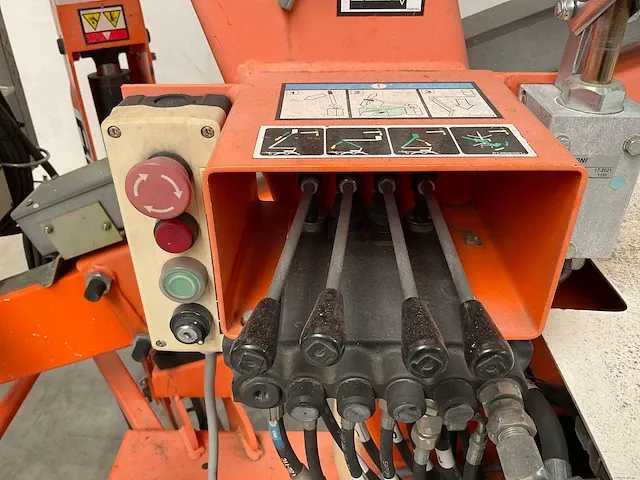 2013 niftylift 120tac telescoop hoogwerker aanhanger - afbeelding 12 van  15