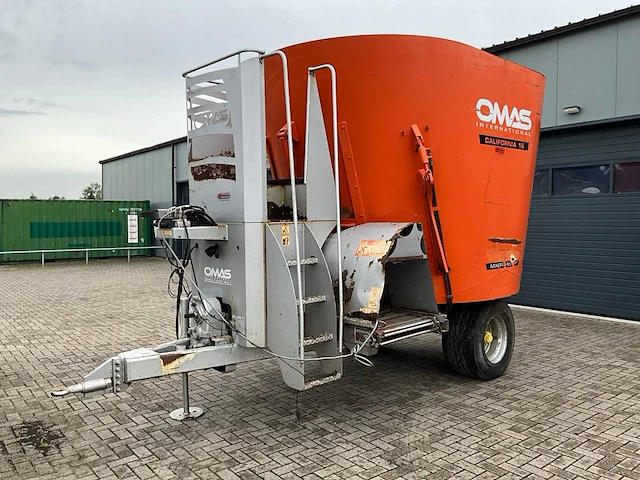 2013 omas california 16 voermengwagen - afbeelding 1 van  24