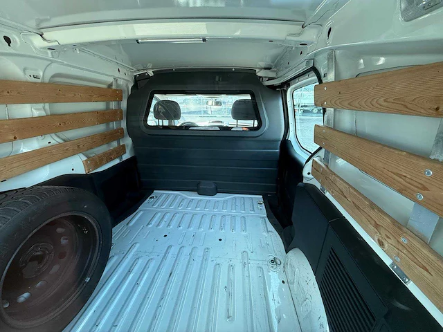 2013 peugeot 4x4 partner bedrijfswagen - afbeelding 9 van  11