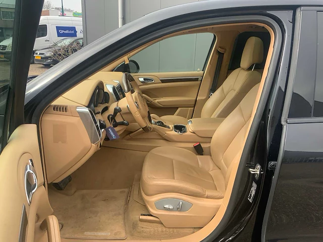 2013 porsche cayenne personenauto - afbeelding 18 van  49