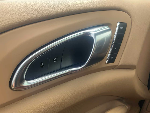 2013 porsche cayenne personenauto - afbeelding 28 van  49