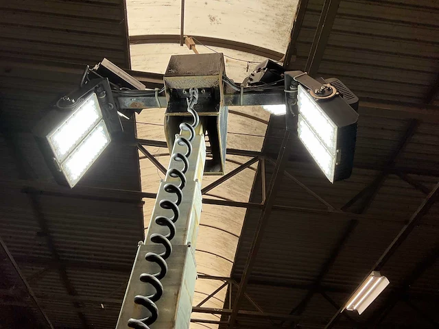 2013 tower light superlight vt1 floodlightset - afbeelding 11 van  13