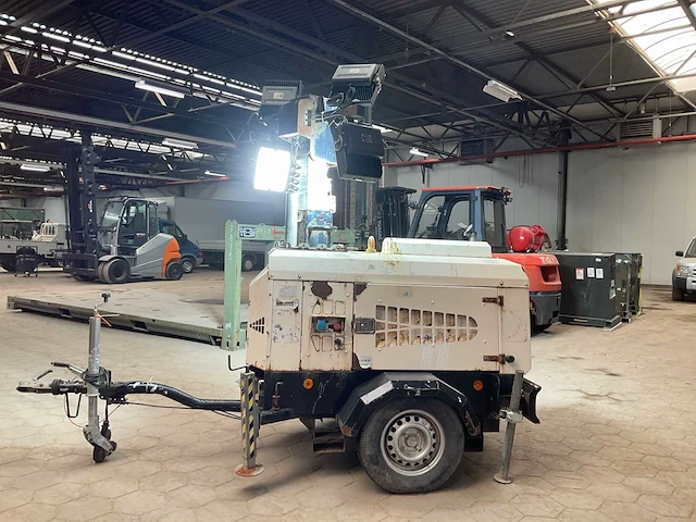 2013 tower light superlight vt1 floodlightset - afbeelding 13 van  13
