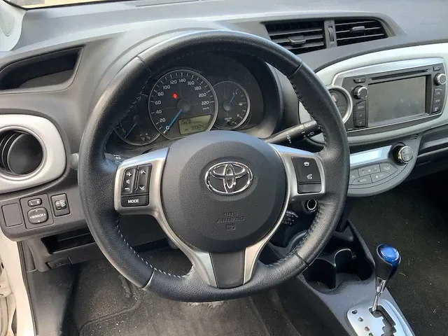 2013 toyota yaris personenauto - afbeelding 14 van  17