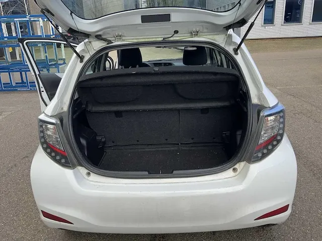 2013 toyota yaris personenauto - afbeelding 16 van  17