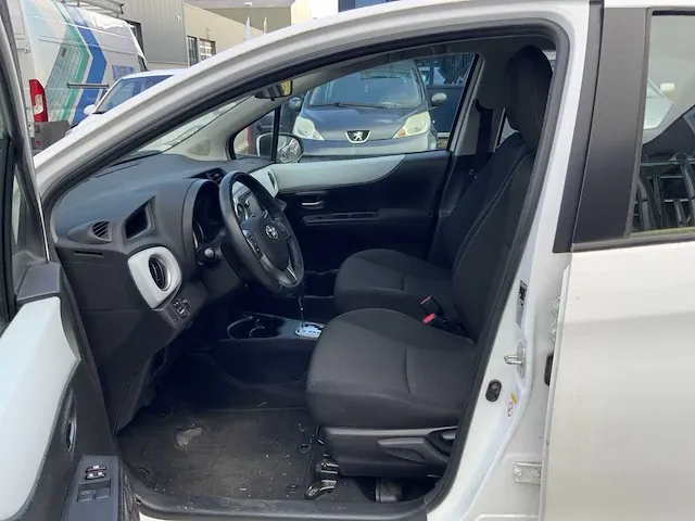 2013 toyota yaris personenauto - afbeelding 9 van  17
