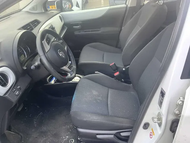 2013 toyota yaris personenauto - afbeelding 10 van  17
