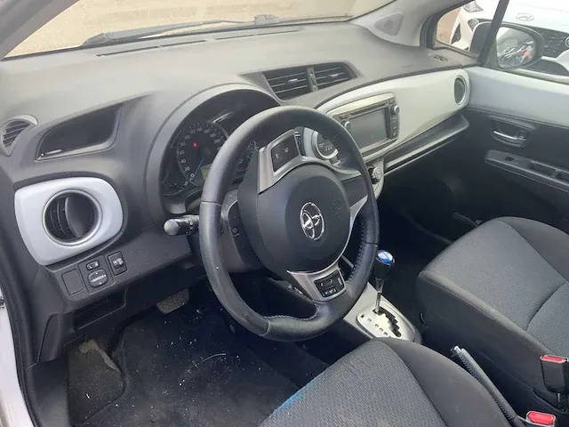 2013 toyota yaris personenauto - afbeelding 11 van  17