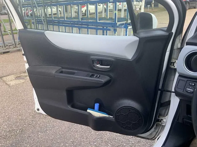 2013 toyota yaris personenauto - afbeelding 15 van  17
