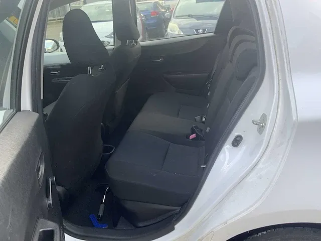 2013 toyota yaris personenauto - afbeelding 16 van  17