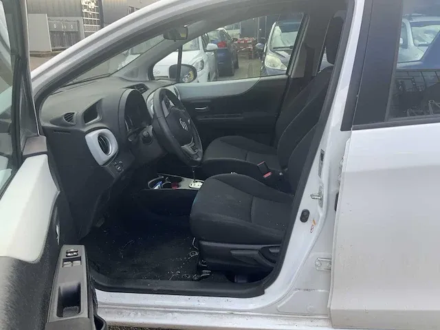 2013 toyota yaris personenauto - afbeelding 9 van  17