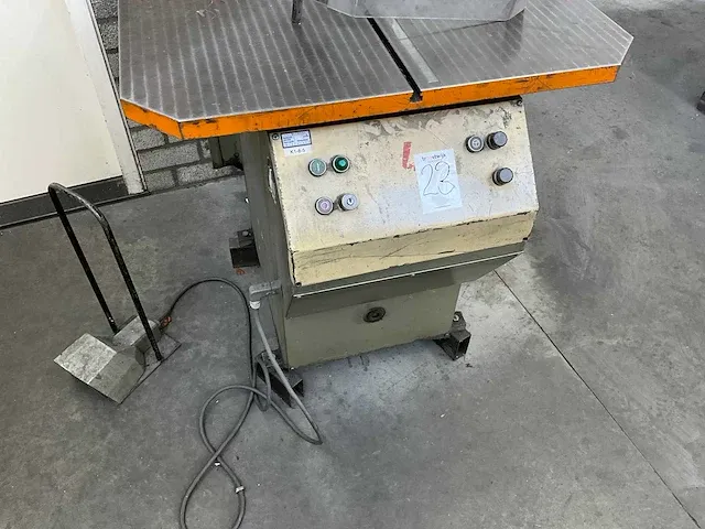 2013 tumakon tu 250/6 zaagmachine - afbeelding 6 van  7