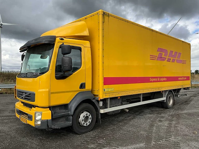2013 volvo fl250 euro5 vrachtwagen met laadklep - afbeelding 1 van  38