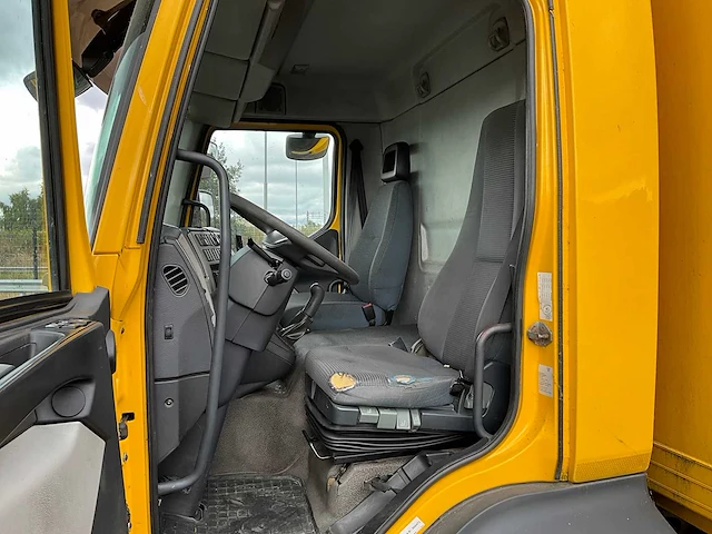 2013 volvo fl250 euro5 vrachtwagen met laadklep - afbeelding 18 van  38