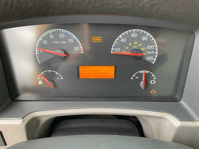 2013 volvo fl250 euro5 vrachtwagen met laadklep - afbeelding 21 van  38