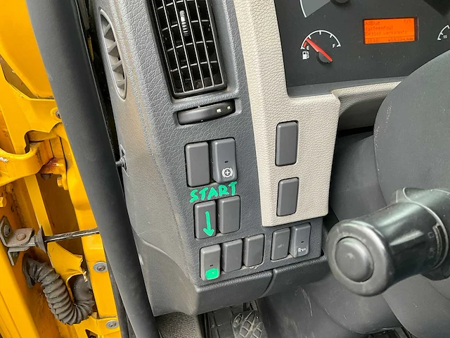 2013 volvo fl250 euro5 vrachtwagen met laadklep - afbeelding 22 van  38