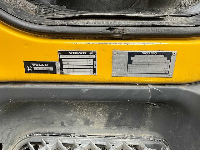 2013 volvo fl250 euro5 vrachtwagen met laadklep - afbeelding 32 van  38