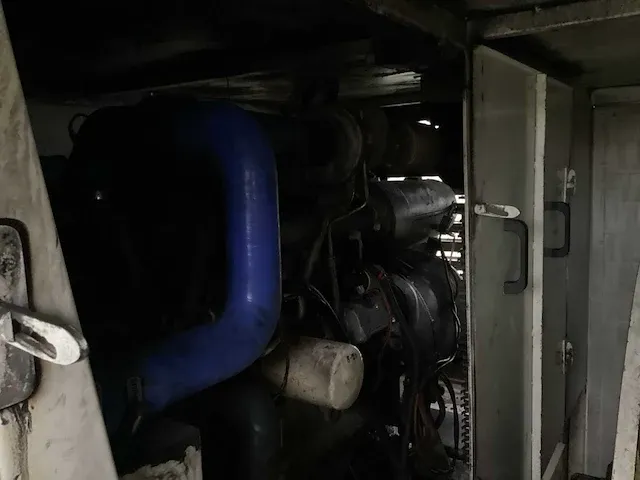 2013 volvo vrachtwagen/cementvloeren trailer combinatie - afbeelding 18 van  33