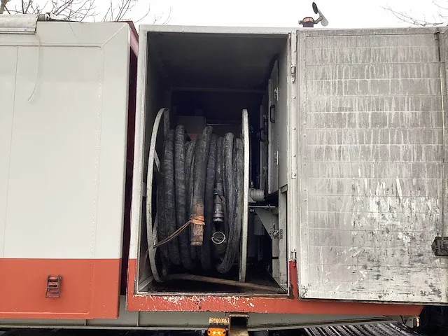 2013 volvo vrachtwagen/cementvloeren trailer combinatie - afbeelding 20 van  33
