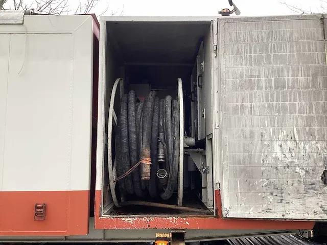 2013 volvo vrachtwagen/cementvloeren trailer combinatie - afbeelding 21 van  33