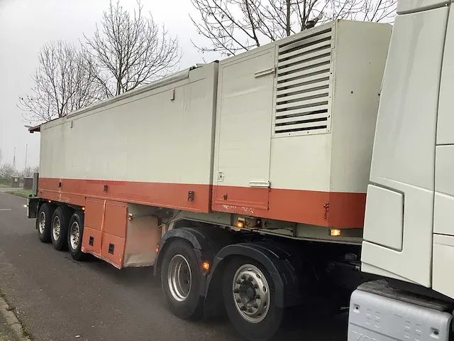 2013 volvo vrachtwagen/cementvloeren trailer combinatie - afbeelding 28 van  33