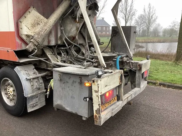 2013 volvo vrachtwagen/cementvloeren trailer combinatie - afbeelding 31 van  33