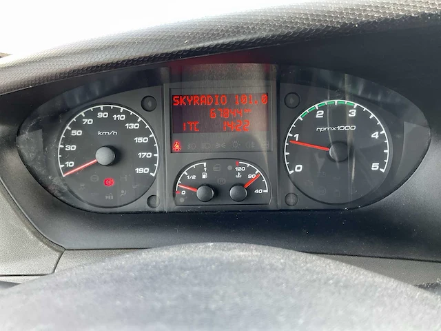 2014 - iveco - daily - 35s13v 395 h3 l4 - bedrijfswagen - afbeelding 17 van  26