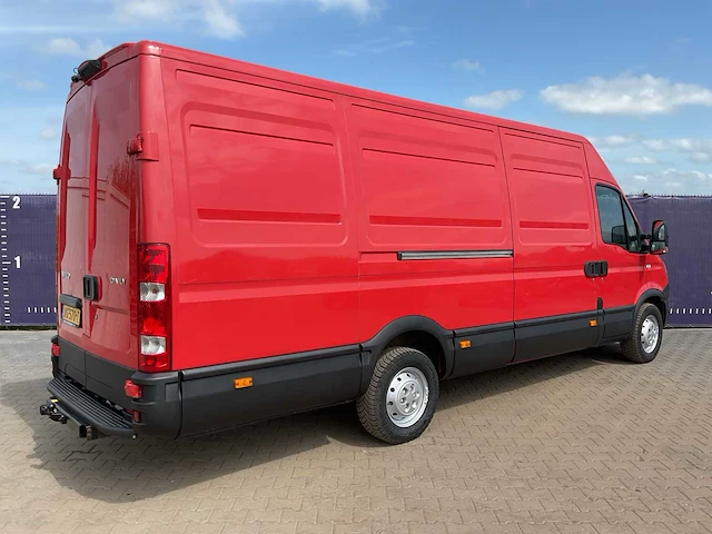 2014 - iveco - daily - 35s13v 395 h3 l4 - bedrijfswagen - afbeelding 20 van  26