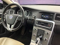 2014 - volvo - v60 - 2.4 d6 awd pl.i sum. - personenauto - afbeelding 2 van  28