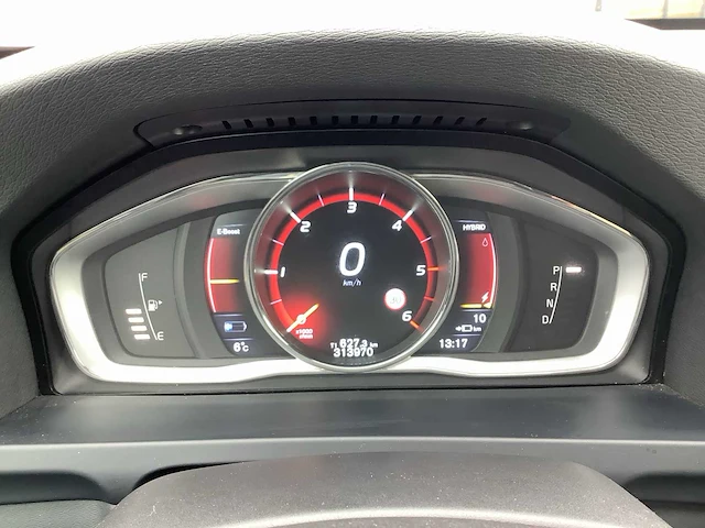 2014 - volvo - v60 - 2.4 d6 awd pl.i sum. - personenauto - afbeelding 4 van  28