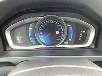 2014 - volvo - v60 - 2.4 d6 awd pl.i sum. - personenauto - afbeelding 5 van  28