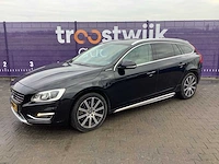 2014 - volvo - v60 - 2.4 d6 awd pl.i sum. - personenauto - afbeelding 1 van  28