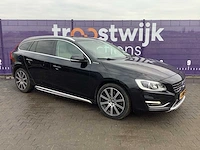 2014 - volvo - v60 - 2.4 d6 awd pl.i sum. - personenauto - afbeelding 12 van  28