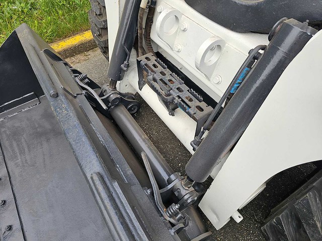 2014 bobcat s630 schranklader - afbeelding 9 van  27