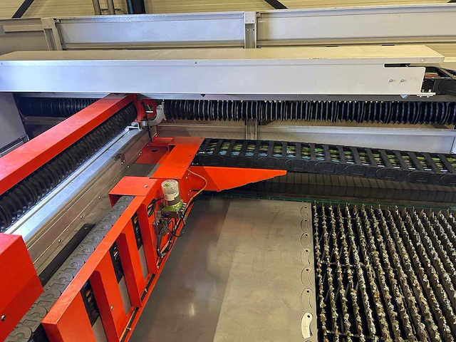 2014 bystronic autonom 3015 6 kw. lasersnijmachine - afbeelding 4 van  37