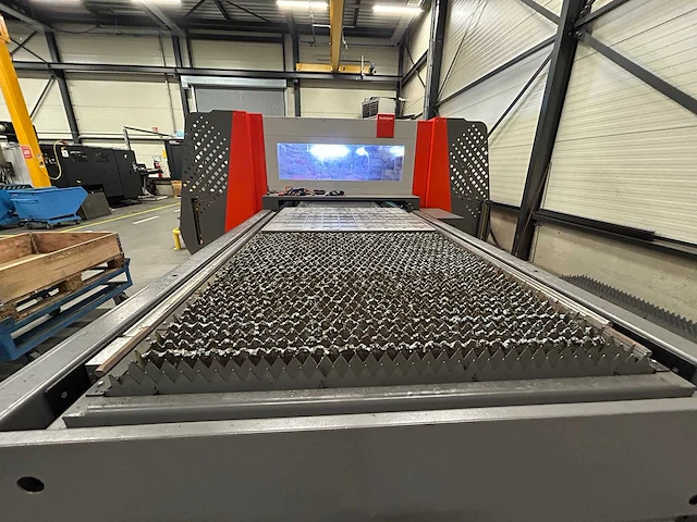 2014 bystronic autonom 3015 6 kw. lasersnijmachine - afbeelding 37 van  37