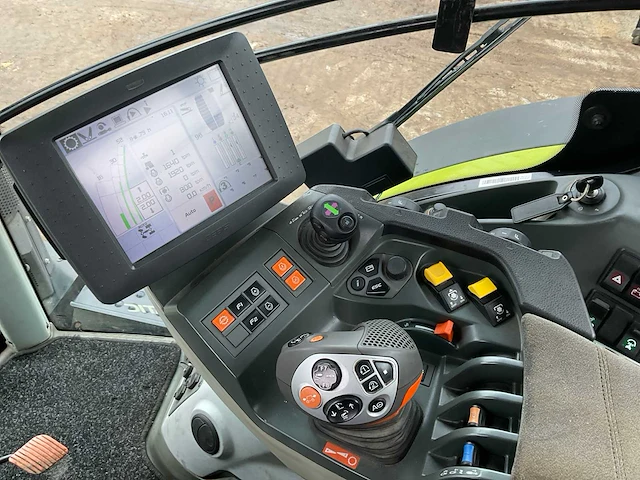 2014 claas 810 axion cmatic vierwielaangedreven landbouwtractor - afbeelding 19 van  38