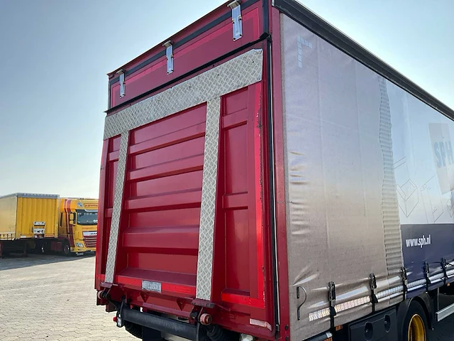 2014 daf lf 220 fa vrachtwagen met laadklep - afbeelding 11 van  44