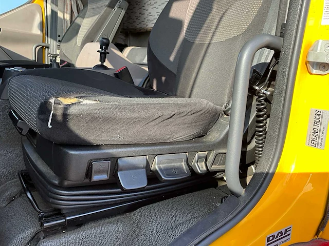 2014 daf lf 220 fa vrachtwagen met laadklep - afbeelding 18 van  44