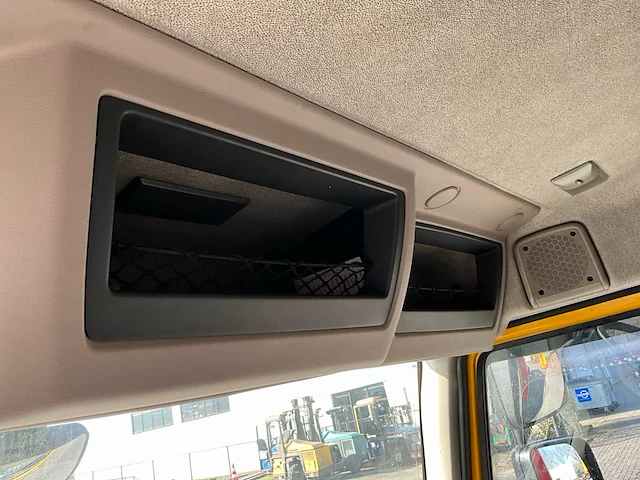 2014 daf lf 220 fa vrachtwagen met laadklep - afbeelding 22 van  44