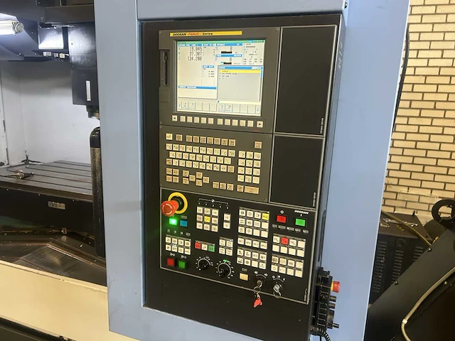 2014 doosan dnm 650 ii cnc bewerkingscentrum - afbeelding 15 van  20