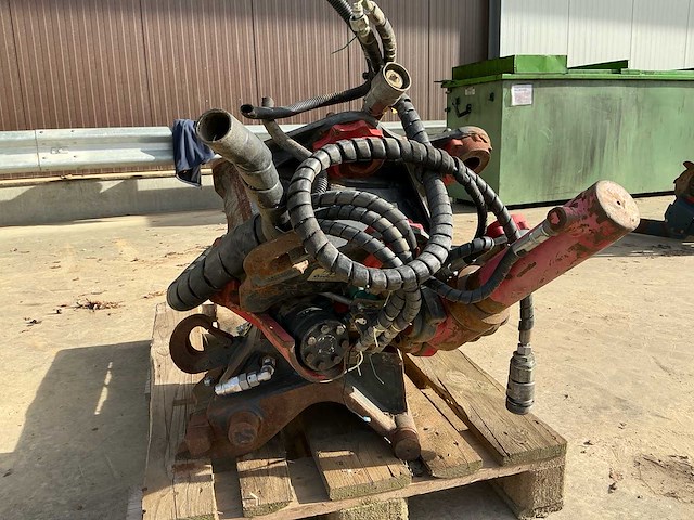 2014 eurosteel rt 20 tiltrotator cw10 - afbeelding 3 van  9