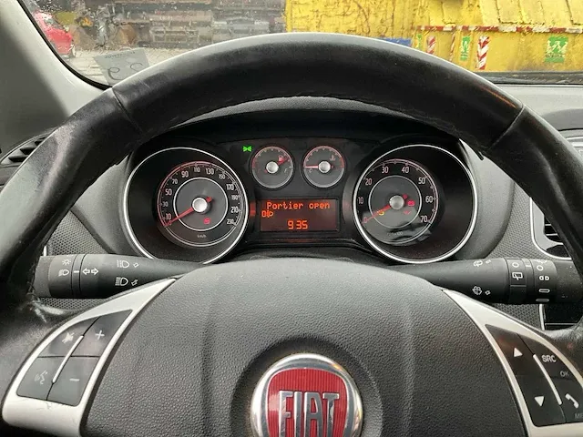 2014 fiat punto evo punto personenauto - afbeelding 9 van  25